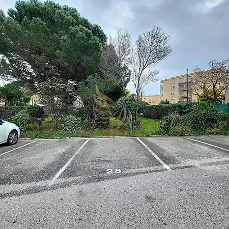 T4 - 6 Pers, Park, 800 M - Capitalchic Services Daire